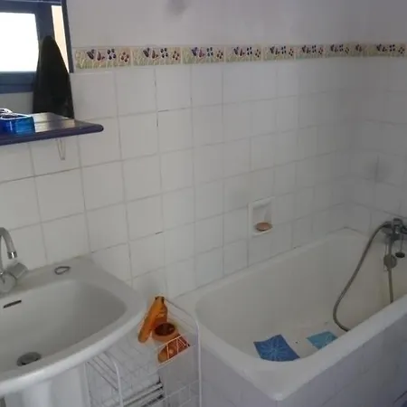 Villa Boursier - Royan, 3 Bedrooms, 6 Persons Royan